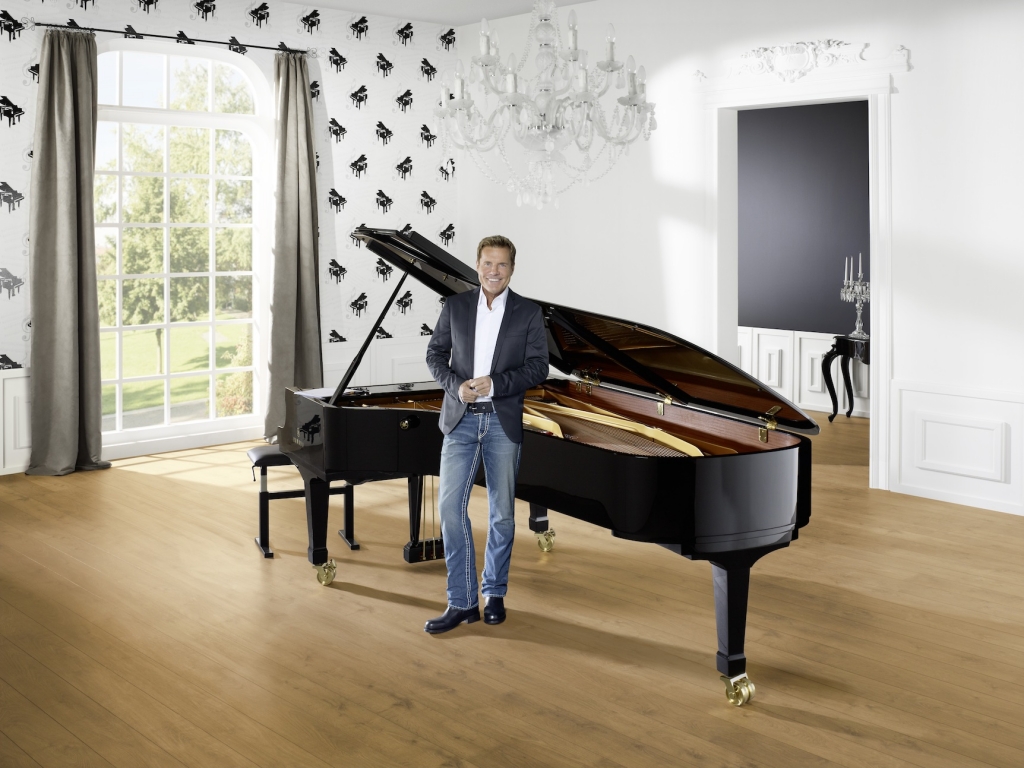 Journal Frankfurt Nachrichten Dieter Bohlen Hangt An Der Wand