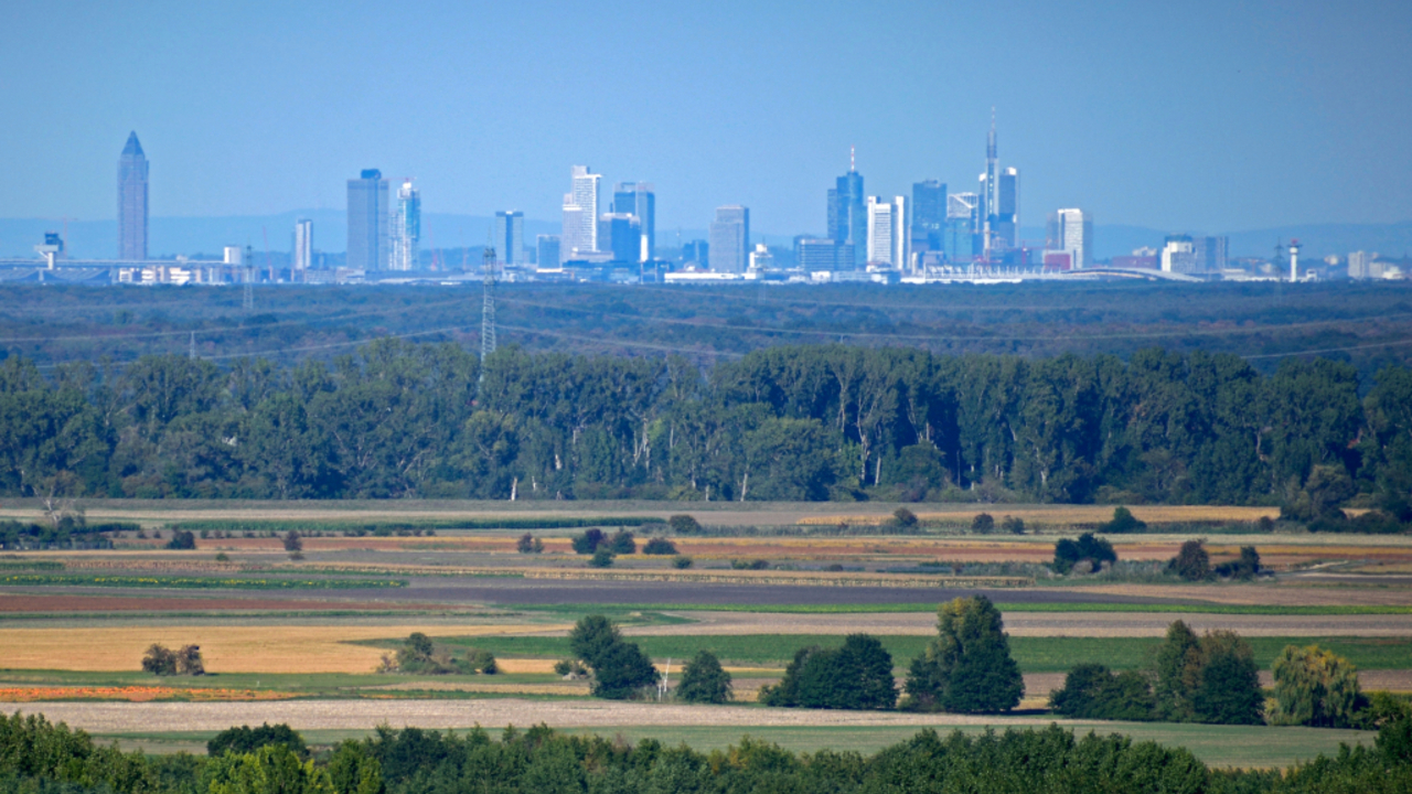 Foto: Für das Umland könnte sich die Gentrifizierung in Frankfurt vielleicht lohnen © Adobe Stock/pholidito(Symbolbild)