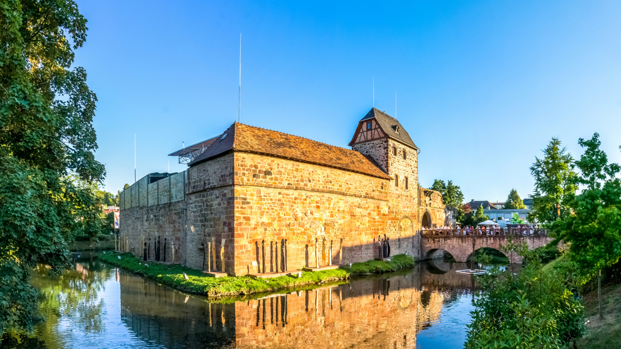 Foto: Bad Vilbel ist Schauplatz der Auenkunst. © Adobestock/Sina Ettmer