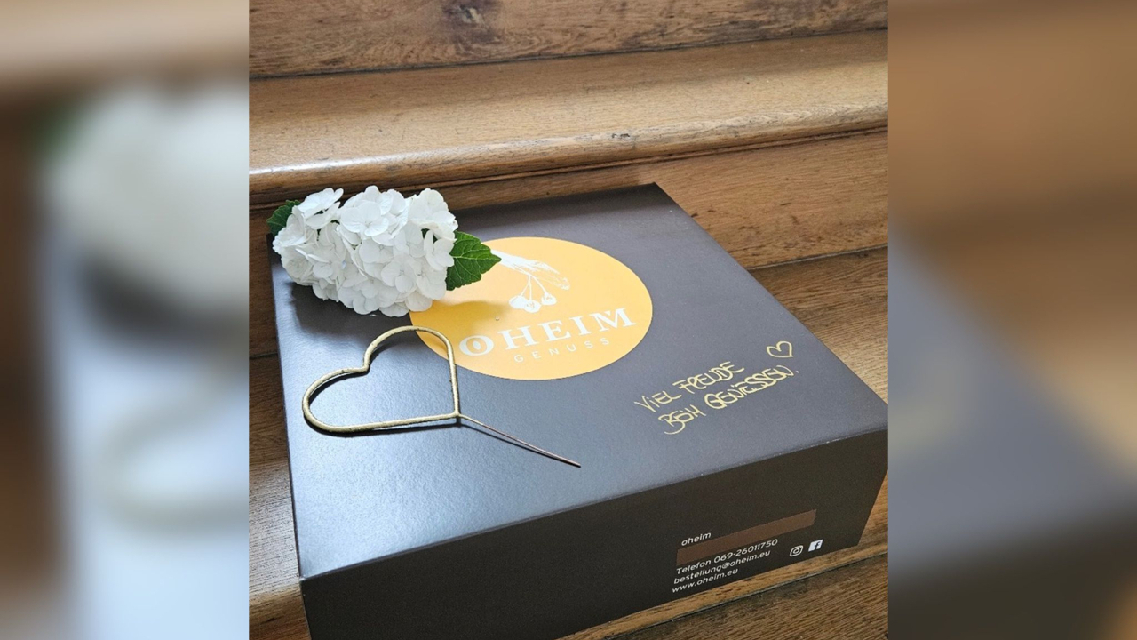 Foto: So oder so ähnlich kommt die Kuchenbox vor der Haustür an © oheim GmbH