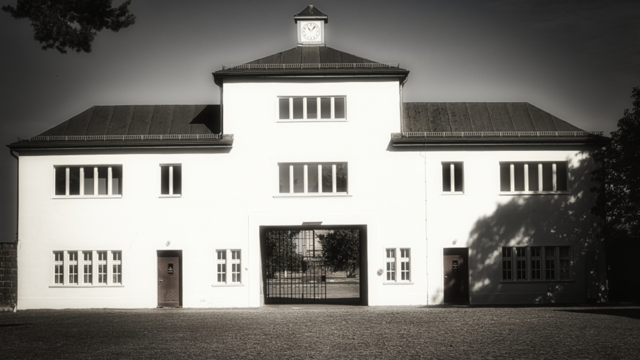 Foto: Im KZ Sachsenhausen soll der heute 100-Jährige von 1943 bis 1945 als Wachmann gearbeitet haben © Adobestock/ Enrico Obergefäll