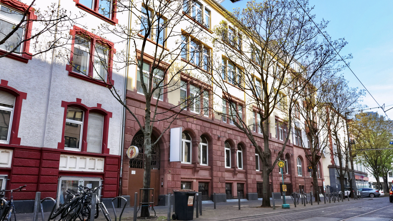 Foto: Das geplante Suchthilfezentrum in der Niddastraße 76. © Jan Hassenpflug