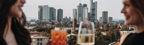 Eine Übernachtung für Zwei im Blasky Hotel Frankfurt inkl. 2 Drinks & Snacks an der Rooftop