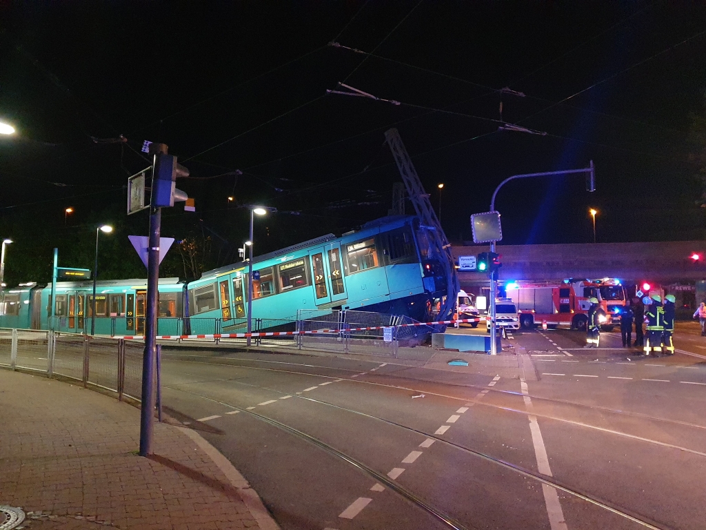 Journal Frankfurt Nachrichten UBahnStation Ginnheim