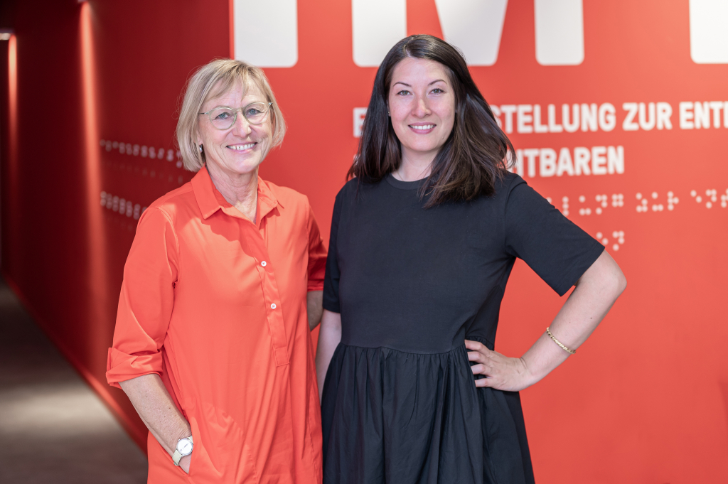 Foto: Maureen Ekizoglu (r.) übernimmt die Leitung des Dialogmuseums. Foto: Dialogmuseum/Julia Reisinger Foto: Maureen Ekizoglu (r.) übernimmt die Leitung des Dialogmuseums. Foto: Dialogmuseum/Julia Reisinger