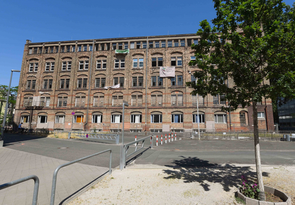 Foto: Die 19 Tage der Besetzung wurden zu einem Test für zukünfige, nicht-kommerzielle Nutzungen der Dondorf-Druckerei © Bernd Kammerer Foto: Die 19 Tage der Besetzung wurden zu einem Test für zukünfige, nicht-kommerzielle Nutzungen der Dondorf-Druckerei © Bernd Kammerer