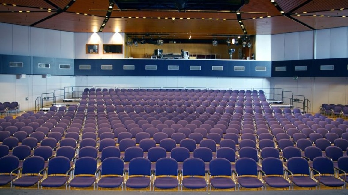 ; Foto: Facebook Hugenottenhalle