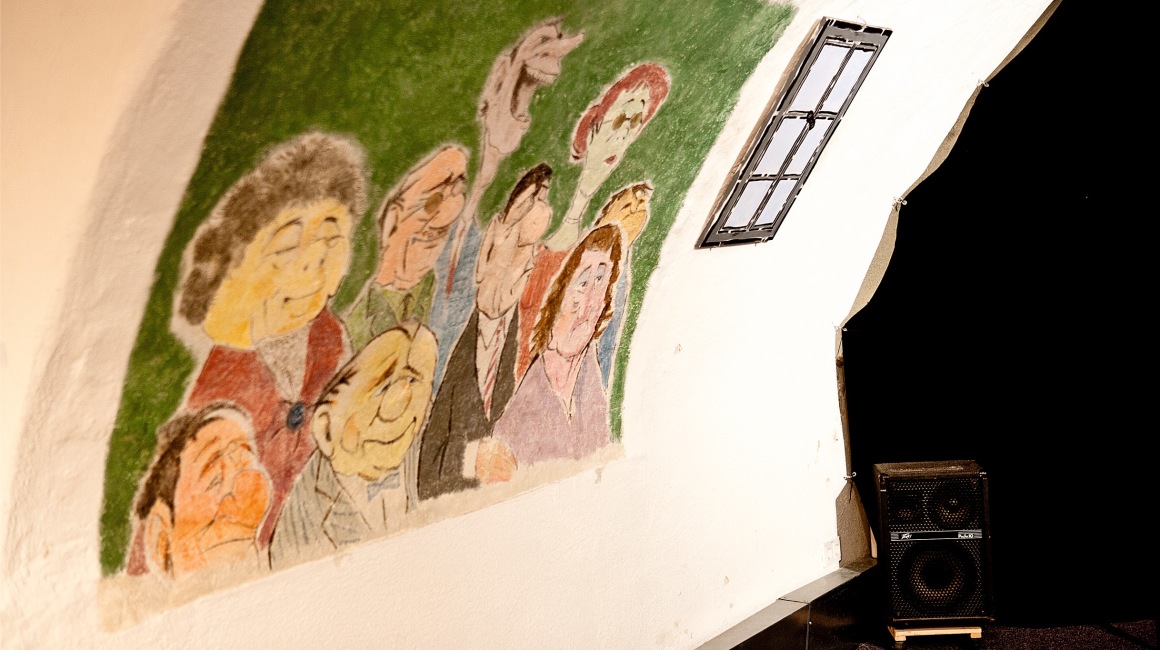 Kunst trifft Kleinkunst: viel Liebe zum Detail im Innenbereich; Foto: Die Schmiere