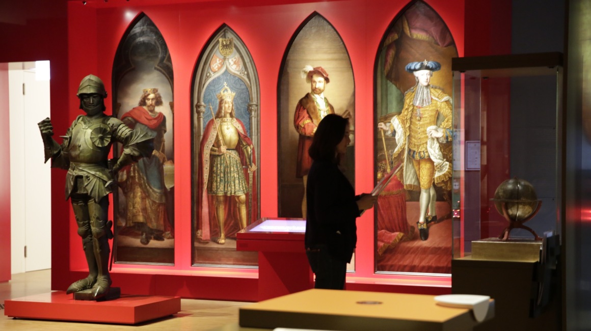 Die Ausstellung „Frankfurt Einst?“ nimmt mit auf eine Zeitreise zu Stadtbildern- und gesichtern.; Foto: HMF/Stefanie Kösling