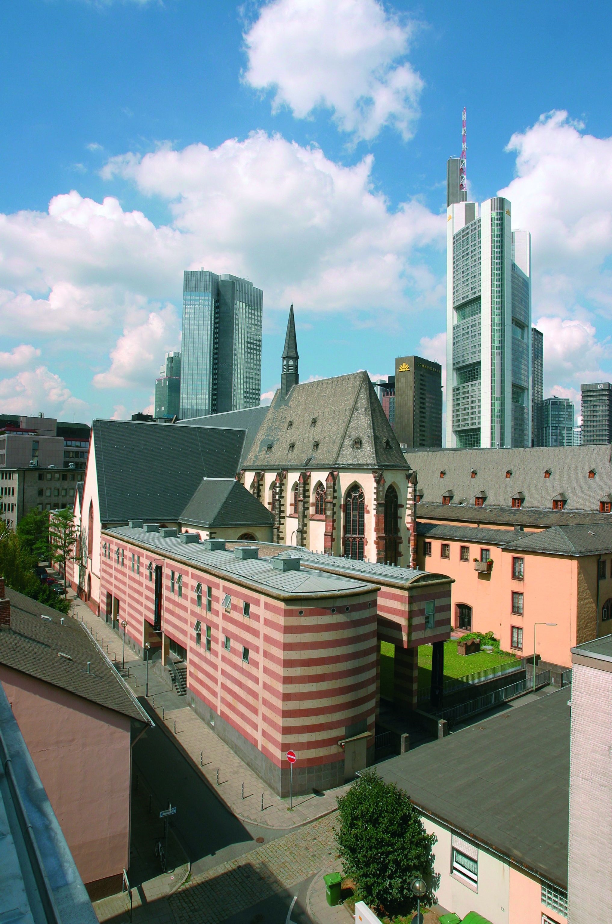 Außenansicht des Museumsgebäude, Credit: © U.Dettmar/Archäologisches Museum Frankfurt
