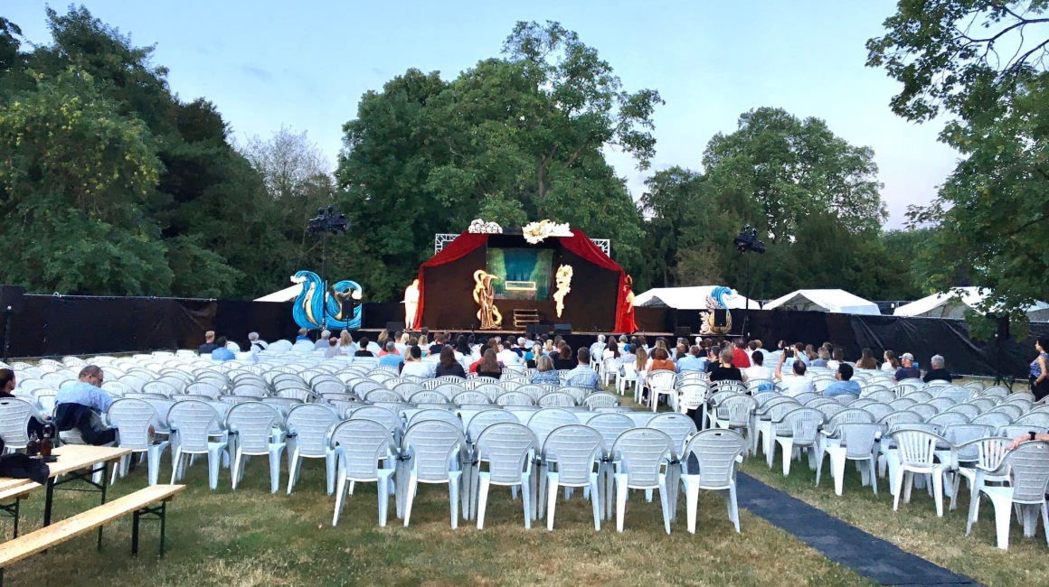 Im Sommer veranstaltet das Theater ein Freilichtfestival im Grüneburgpark; Foto: Die Dramatische Bühne