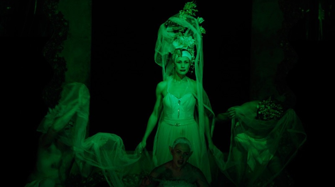 Das Theater hat sich auf die Bearbeitung von Klassikern spezialisiert – hier: ein Sommernachtstraum.; Foto: Die Dramatische Bühne