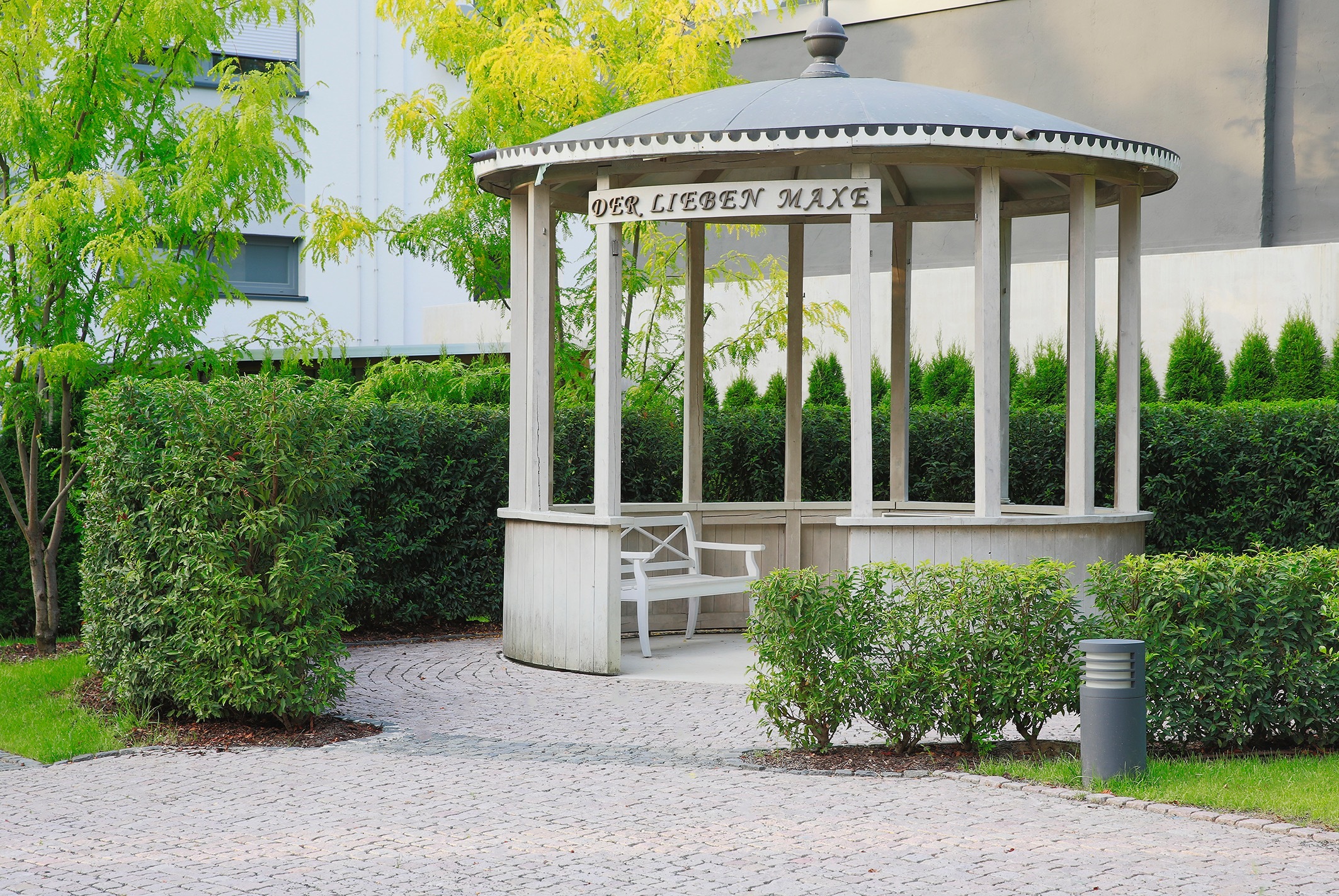 1931 erhielt der Park einen Pavillon im Bauhausstil und einen Rosengarten., Credit: © Stefan Rebscher