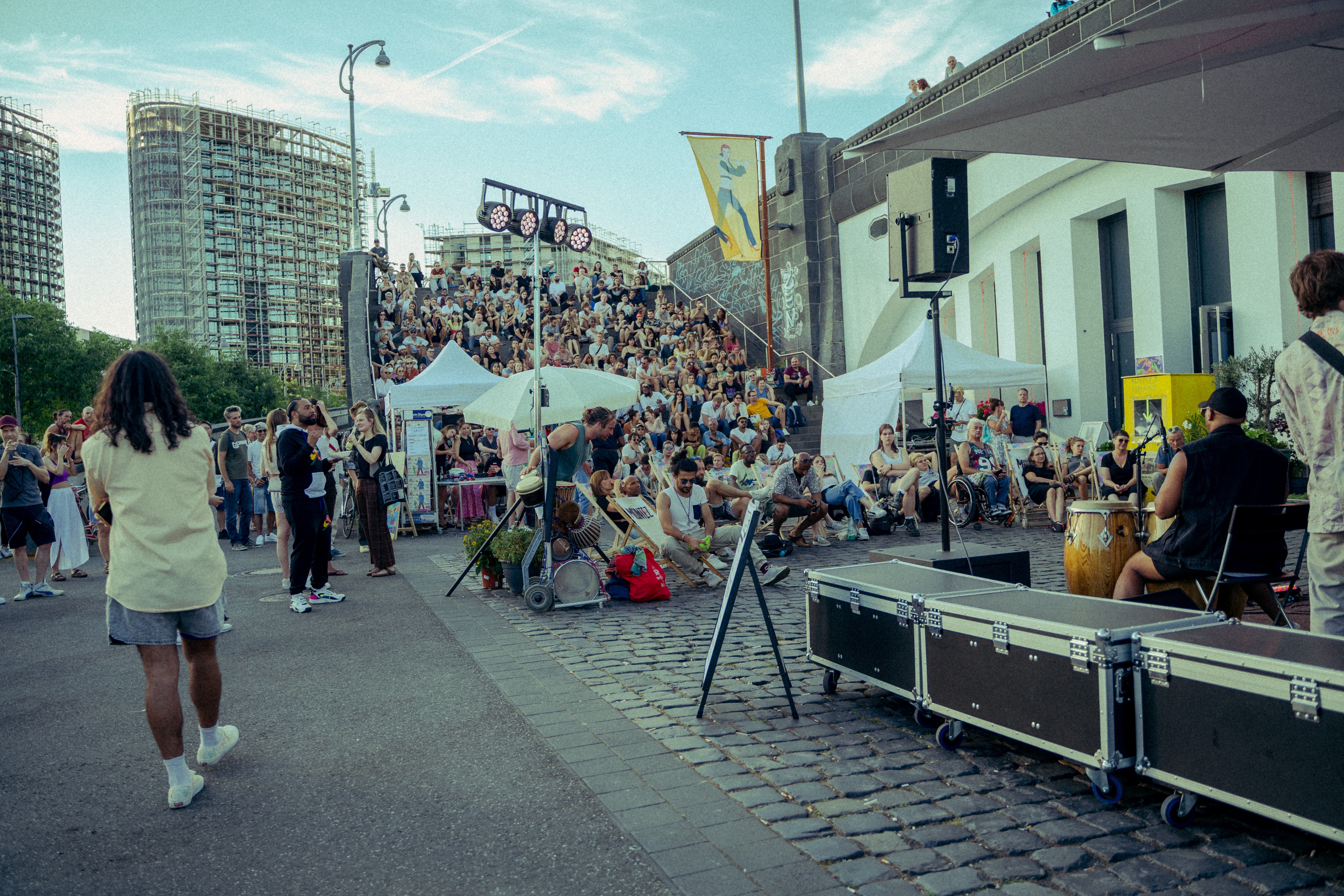 Organisiert von Jazz Montez finden im Sommer regelmäßig Events vor dem Kunstverein statt., Credit: © Jazz Montez