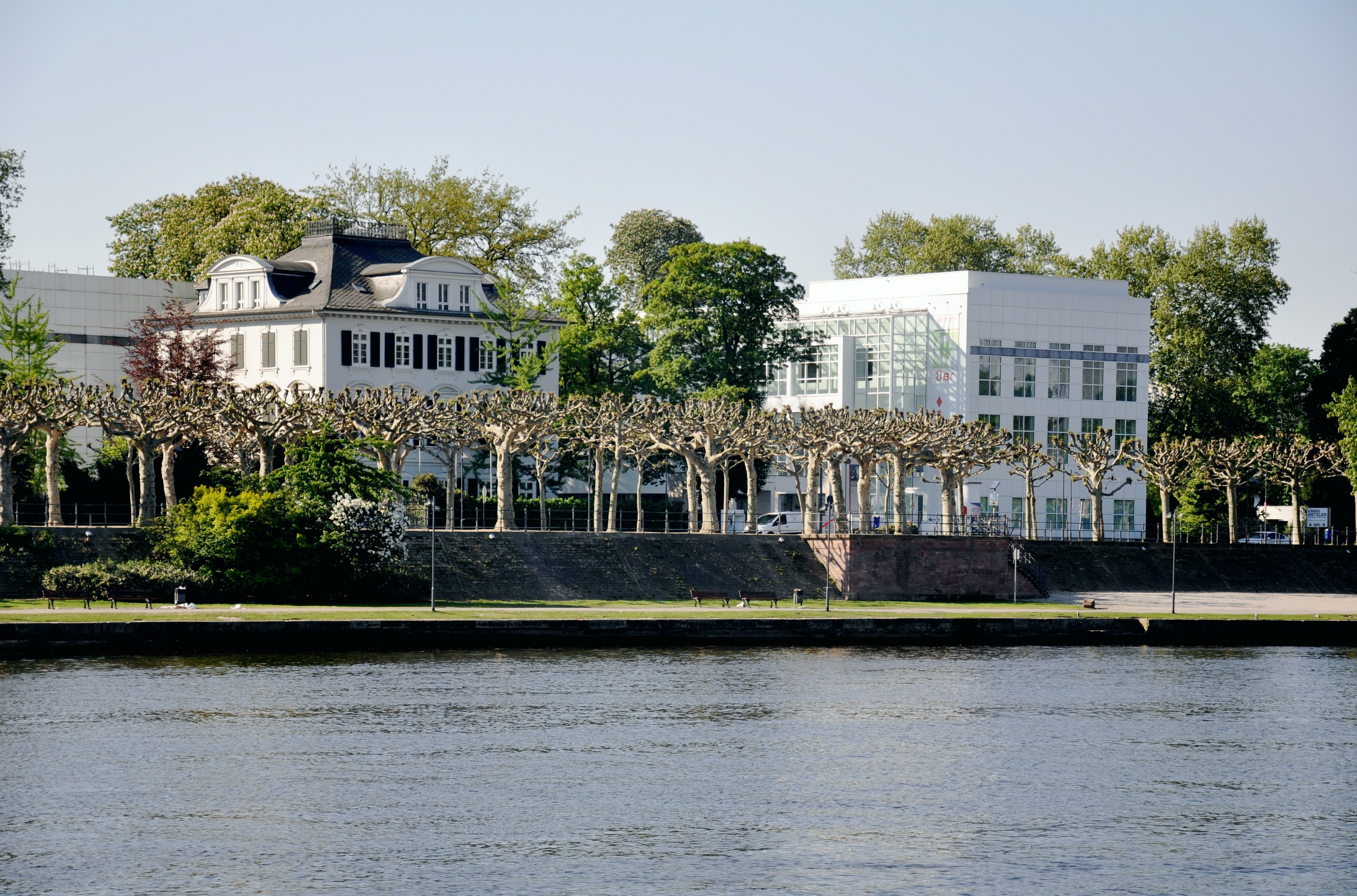 Das Museum Angewandte Kunst ist eines von elf Museen direkt am Mainufer. Gemeinsam bilden sie das Museumsufer der Stadt., Credit: © Andreas Praefcke